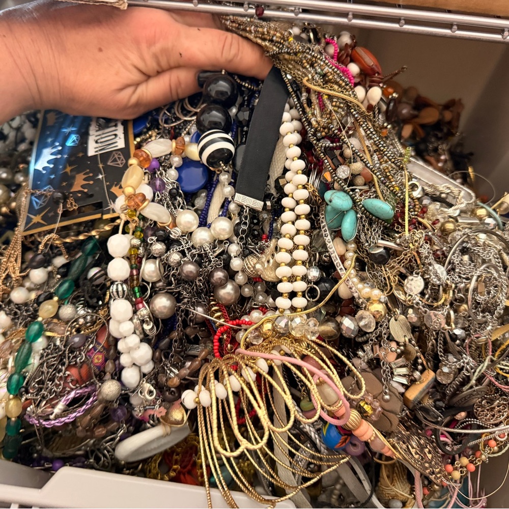 3 LB Mixed Metals Jewelry Lot • Vintage + Modern • Wearable + Repair • Reseller - Picture 7 of 11
